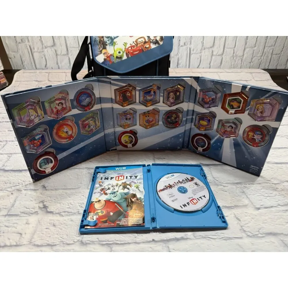 Large Disney Infinity Wii U Lot Figures Base Carry Case Power Discs